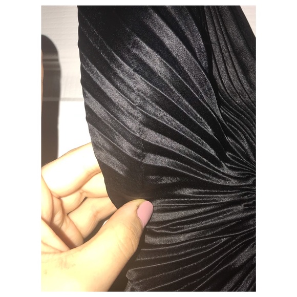 Nicole Bakti Black Pleated Gown - Picture 4 of 8